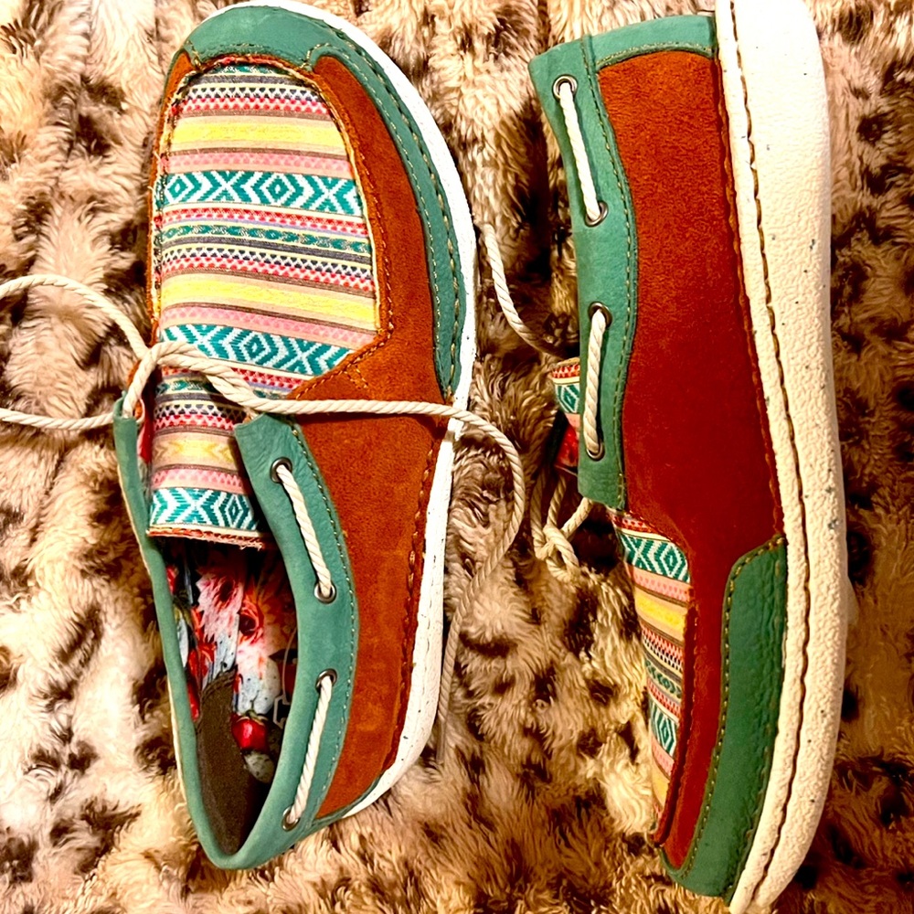 New Justin Aztec shoes sz 7.5
